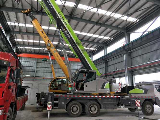 五华县高空车出租需要注意哪些安全事项？