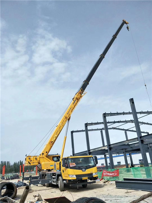 五华县超高层建筑钢结构吊装案例